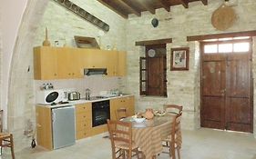 Ενοικιαζόμενα Διαμερίσματα Ρωμιός